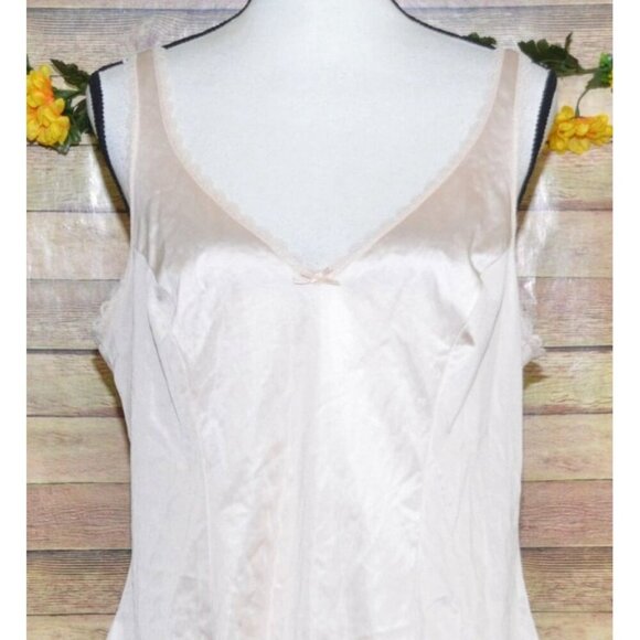 Vintage JCPenny JCP Blush Pink Nylon Camisole Slip Tank Top Lace Trim Size 40 L - Picture 2 of 11